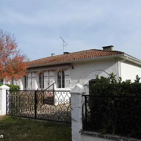 Nature Escape Charming Riverside House Dom wakacyjny Varen