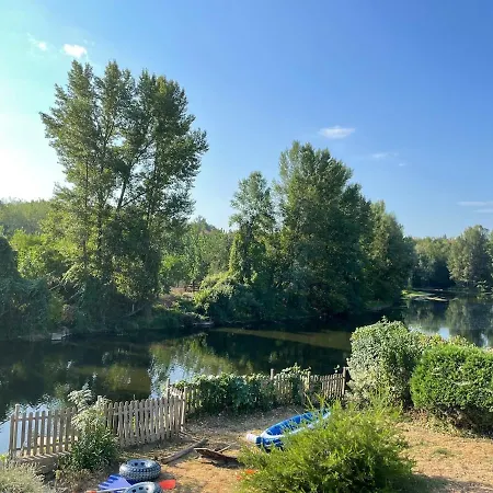 Nature Escape Charming Riverside House *