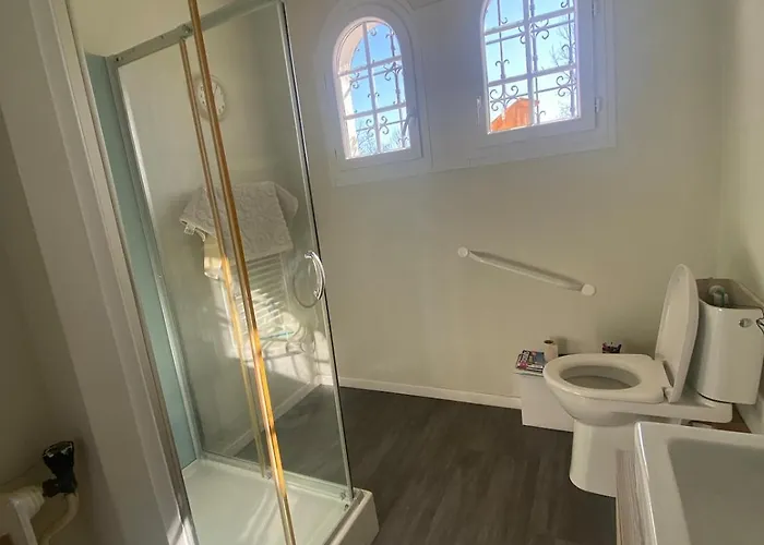 Nature Escape Charming Riverside House Varen