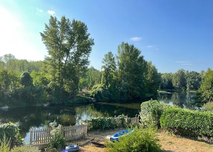 Nature Escape Charming Riverside House *